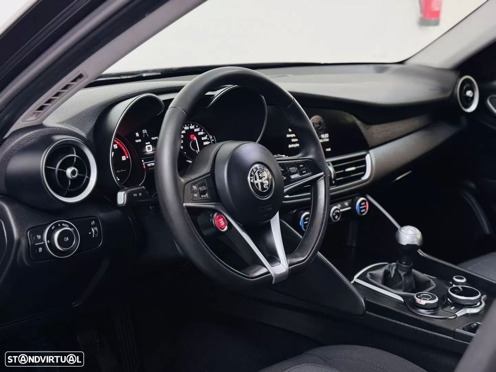 Alfa Romeo Giulia 2.2 D Super - 26