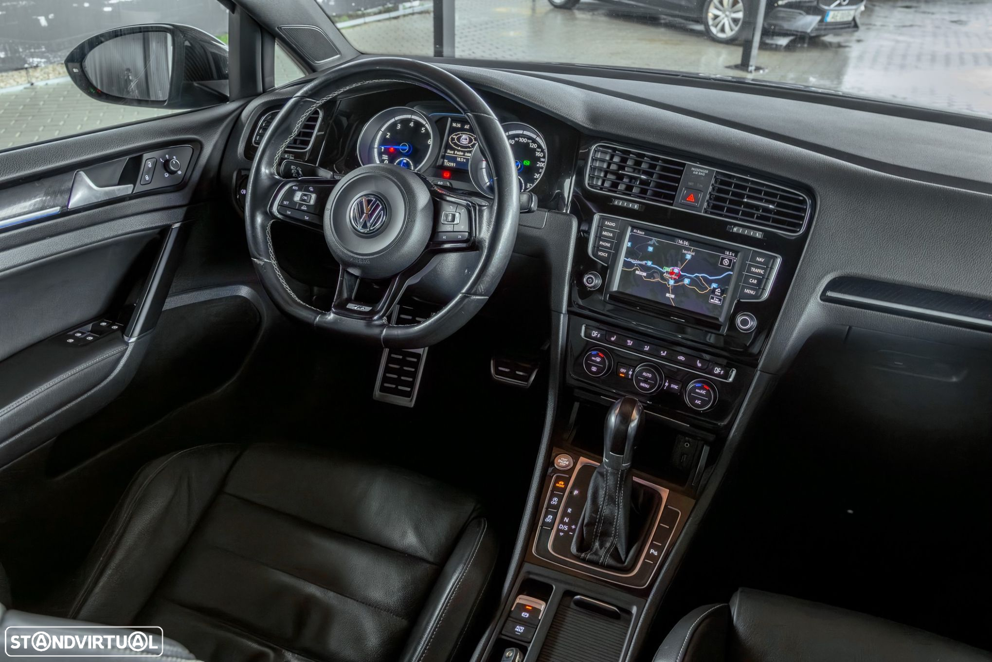 VW Golf R 2.0 TSI OPF 4Motion DSG - 16