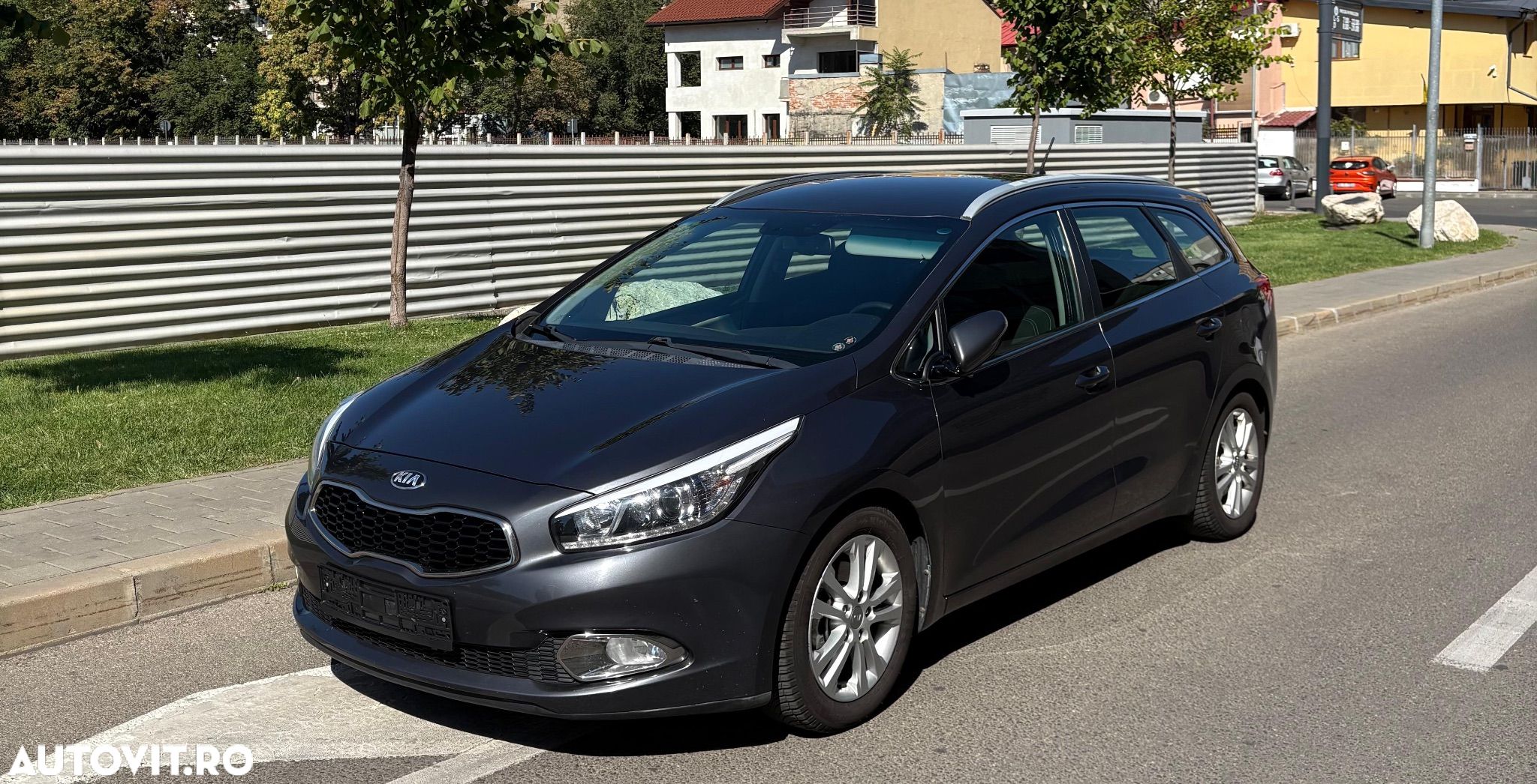 Kia Ceed 1.6 GDI DCT SW Vision - 1