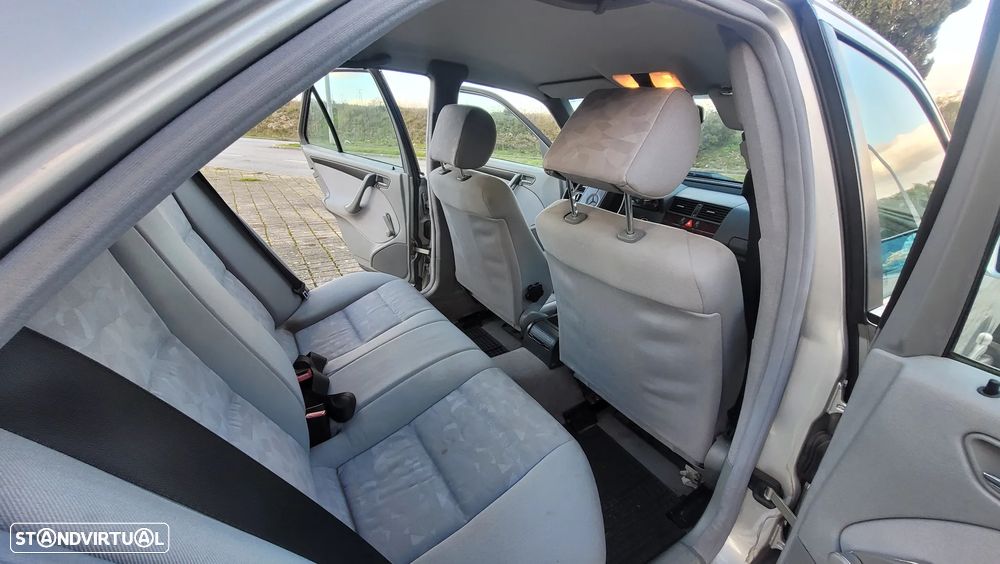 Mercedes-Benz C 200 D Classic - 11