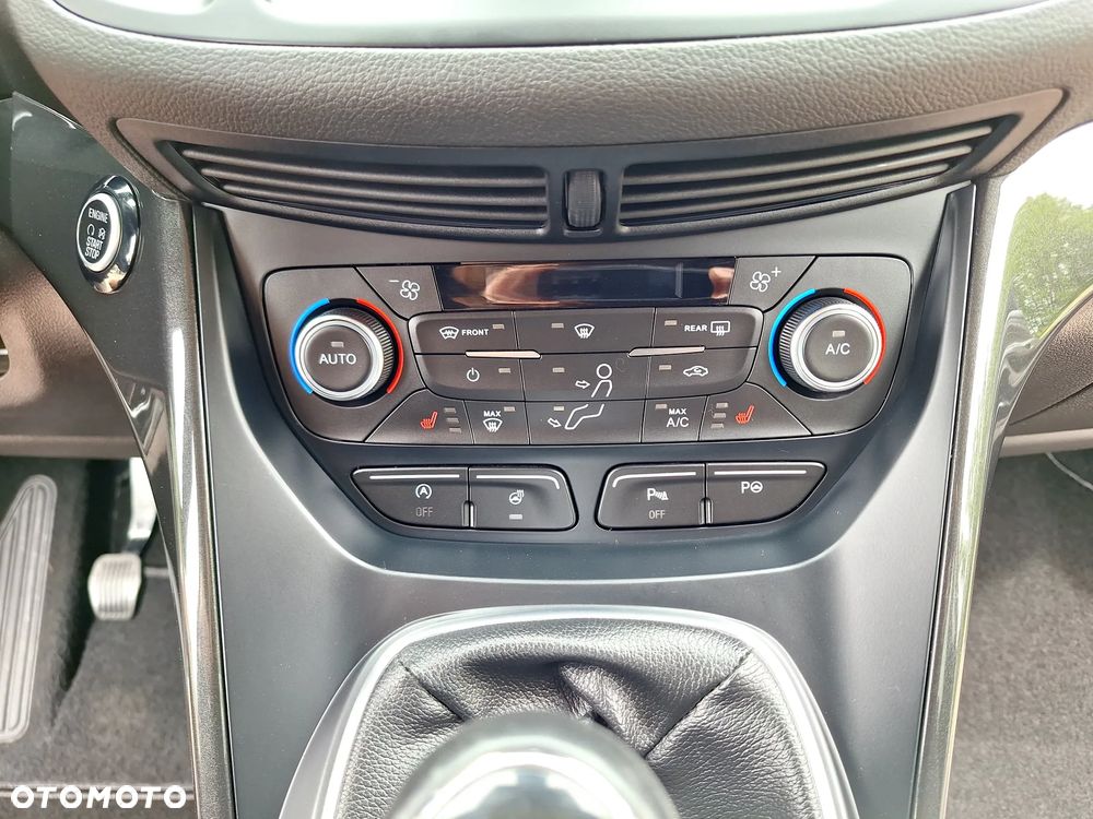 Ford Kuga 1.5 EcoBoost 2x4 Titanium - 20