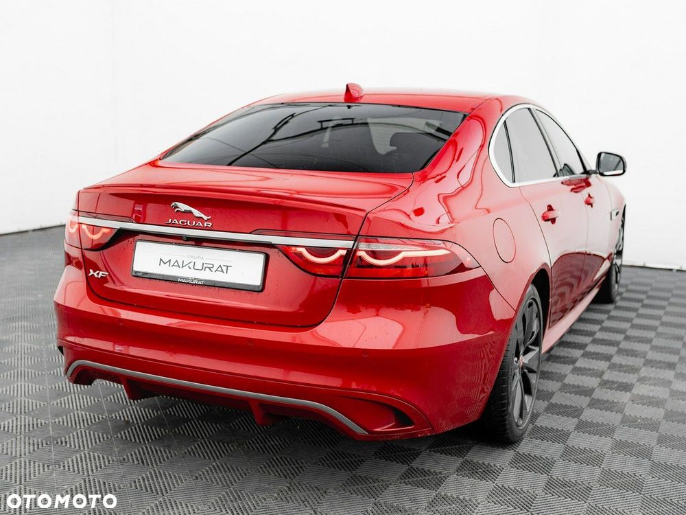 Jaguar XF 2.0 P250 R-Dynamic SE - 6