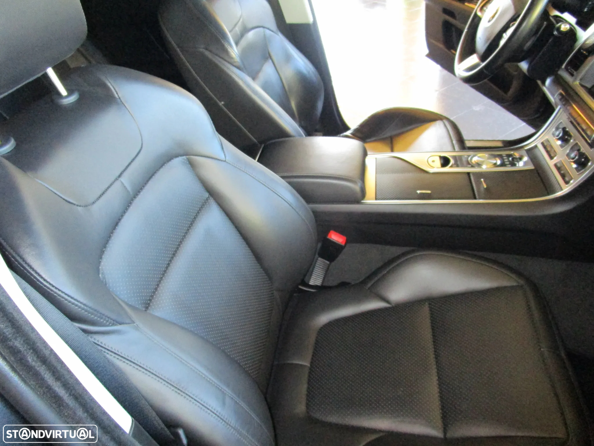 Jaguar XF 2.2 D R-Sport - 41