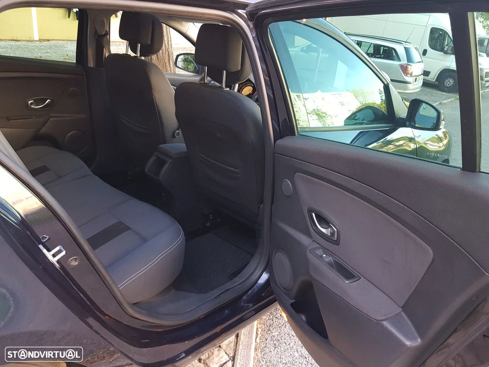 Renault Mégane Sport Tourer 1.5 dCi Dynamique S - 33