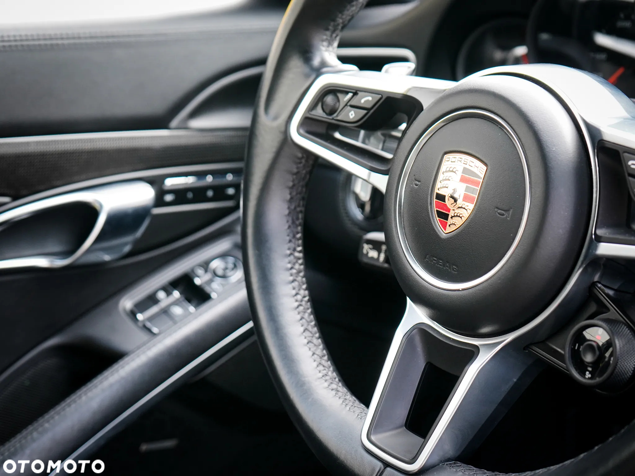 Porsche 911 Carrera 4S PDK - 26