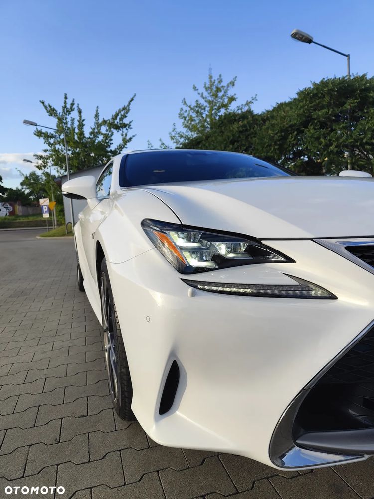 Lexus RC 200t / 300 F Sport - 11