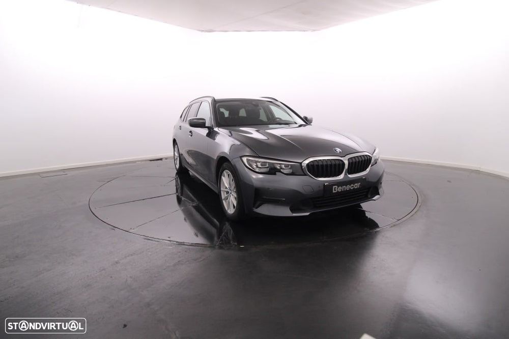 BMW 330 e Touring Auto - 11