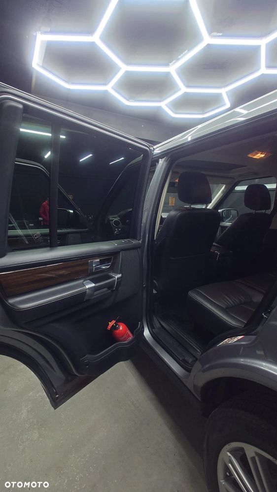 Land Rover Discovery 3.0 SD V6 HSE - 12