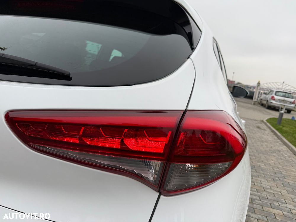 Hyundai Tucson 2.0 CRDI 4WD Automatik Premium - 20