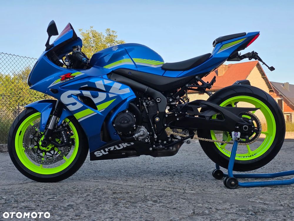 Suzuki GSX-R - 16