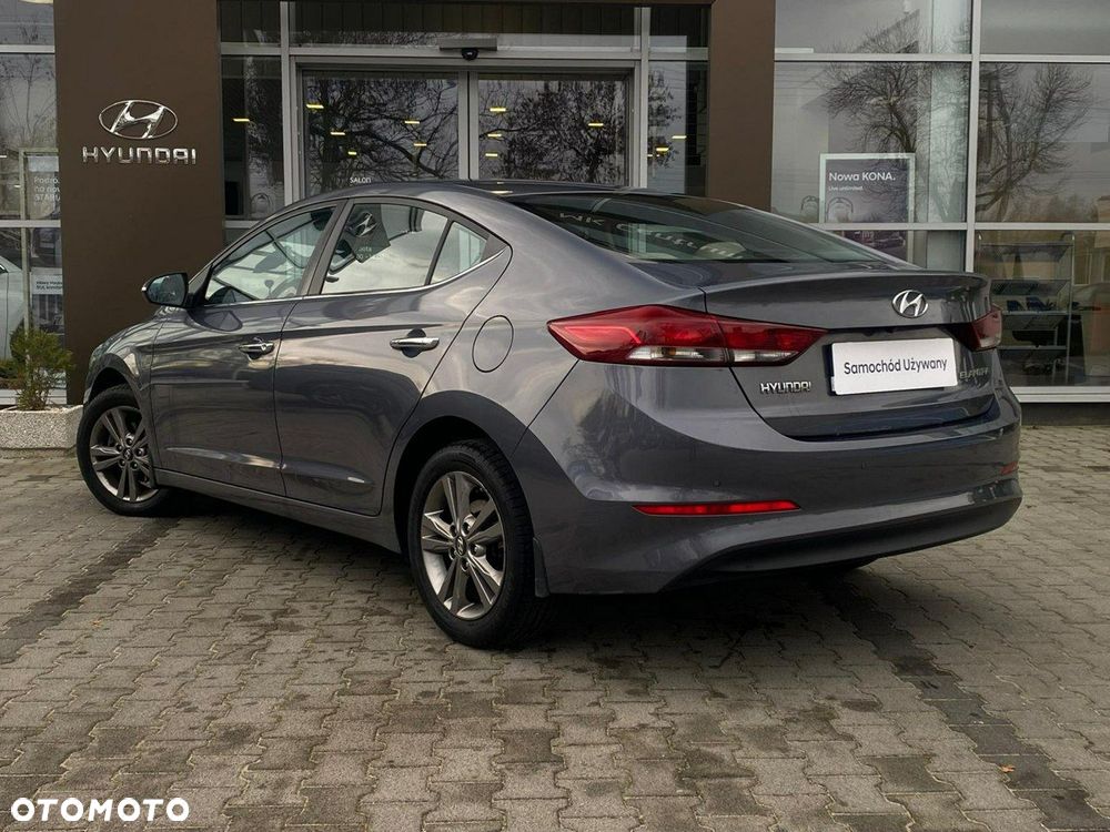 Hyundai Elantra - 6