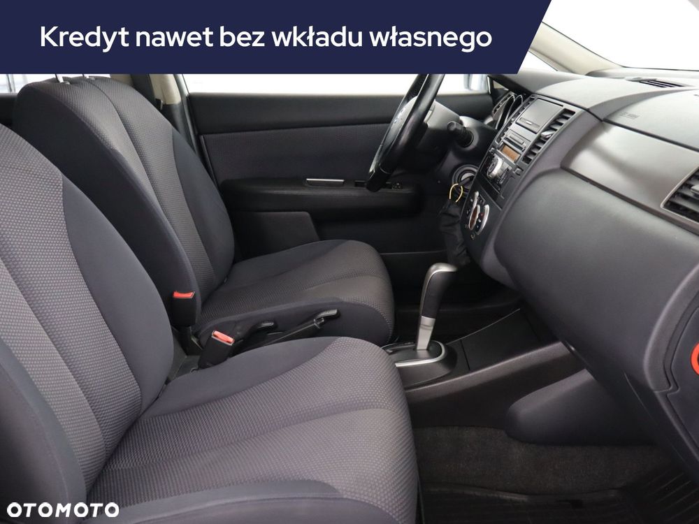 Nissan Tiida - 11