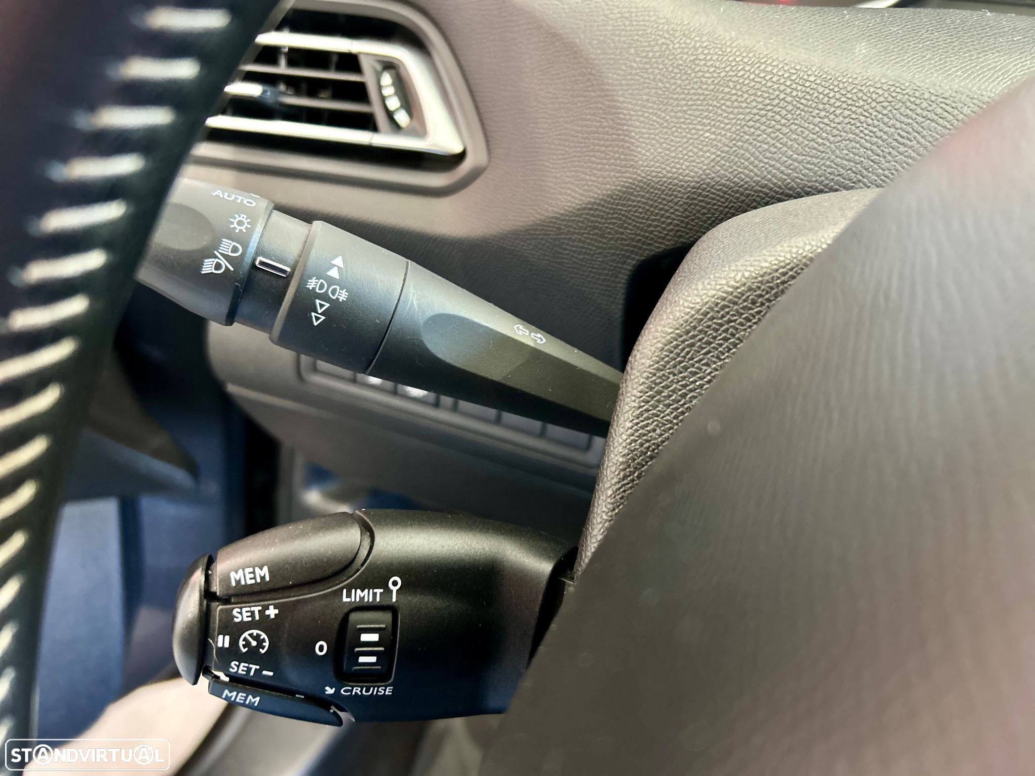 Peugeot 308 SW BlueHDi 120 EAT6 Stop & Start Active - 42