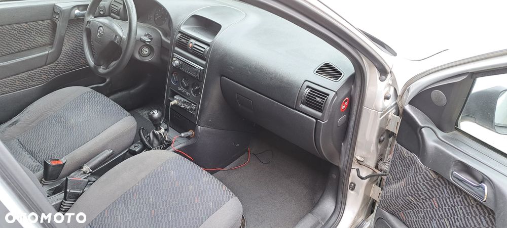 Opel Astra 1.6 - 12