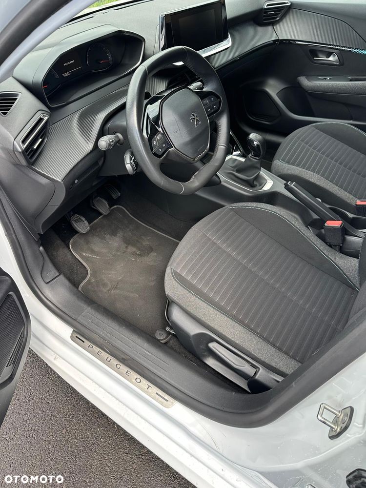 Peugeot 208 - 9