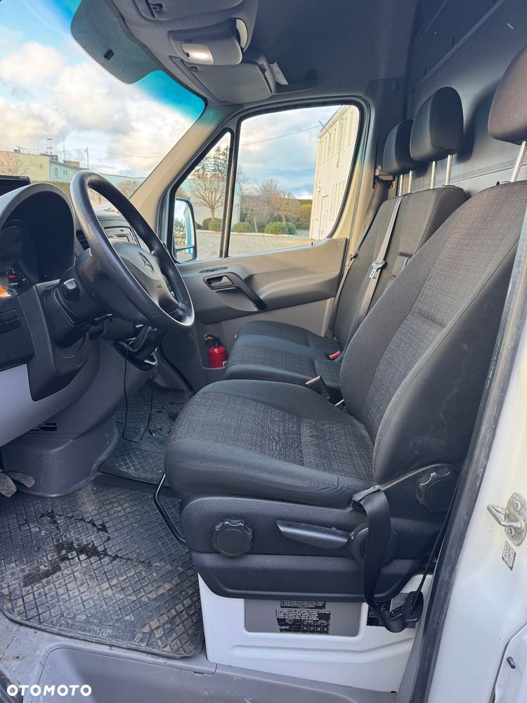 Mercedes-Benz Sprinter - 11