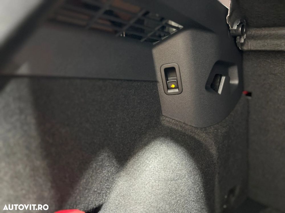 Volkswagen Golf 2.0 TDI SCR DSG R-Line - 24