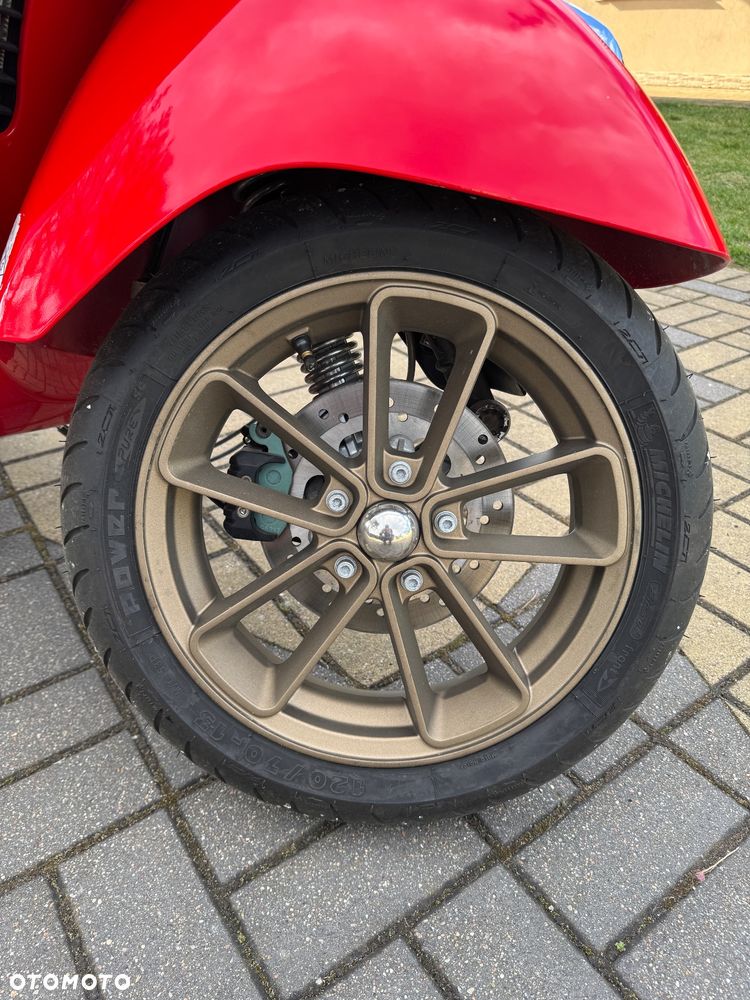 Vespa GTS - 9