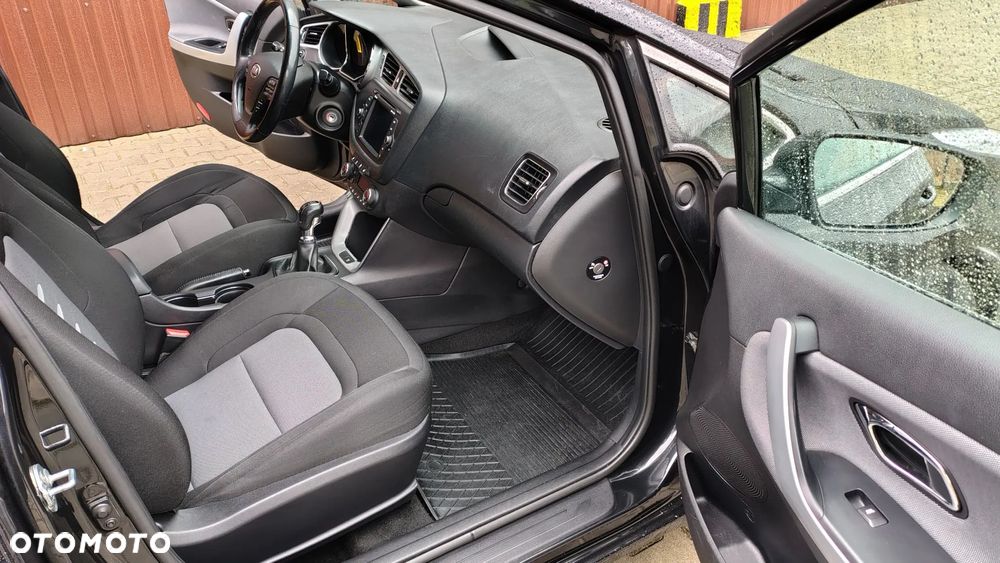 Kia Ceed 1.6 CRDi 128 Dream Team Edition - 12