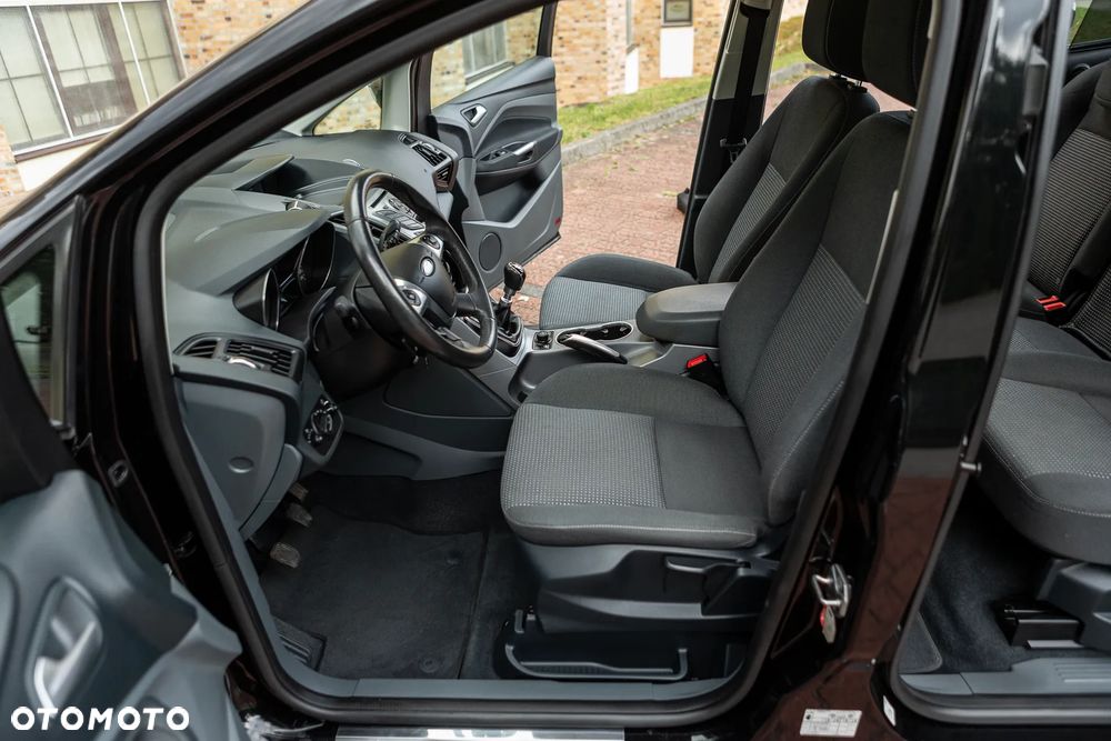 Ford Grand C-MAX - 22