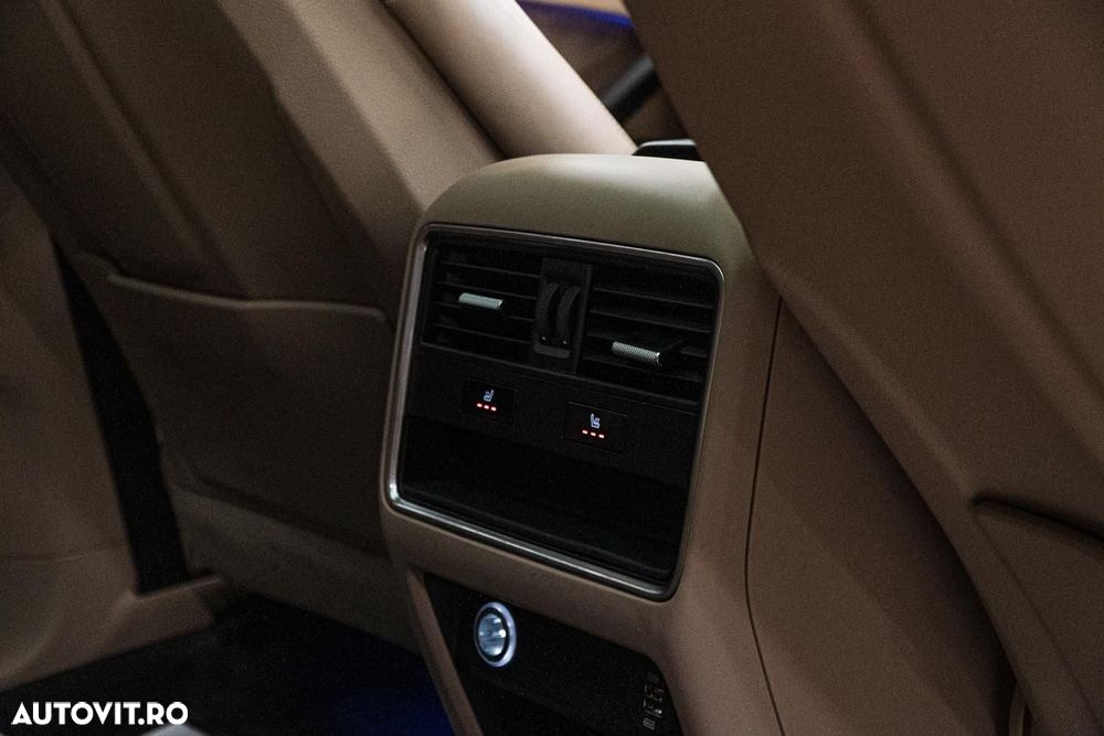 Porsche Cayenne E-Hybrid Tiptronic S Platinum Edition - 25