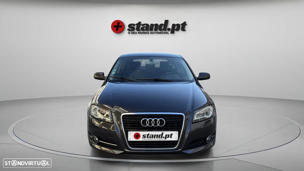Audi A3 1.6 TDI S line Sport Pack - 2