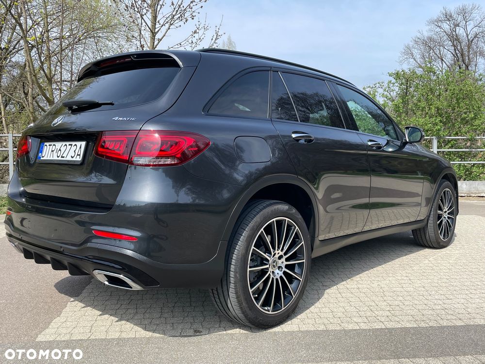 Mercedes-Benz GLC 300 4Matic 9G-TRONIC AMG Line Plus - 25