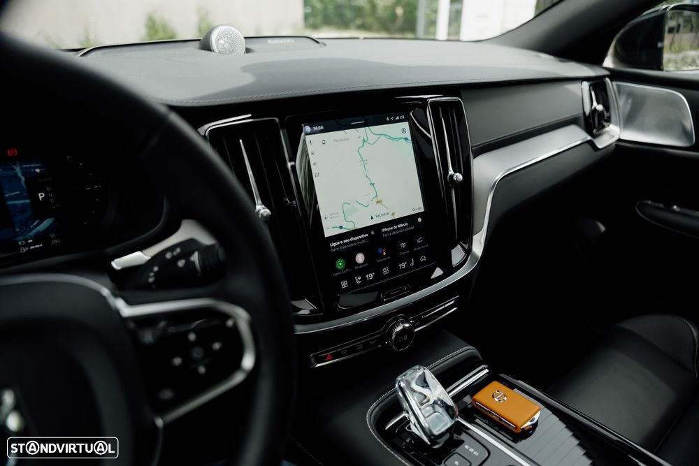 Volvo S60 T8 Recharge AWD Polestar Engineered - 39