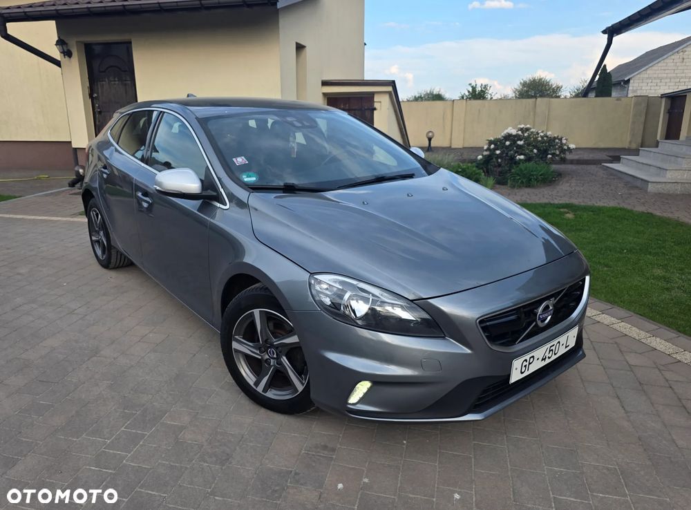 Volvo V40 D2 Drive-E R-Design Momentum - 1