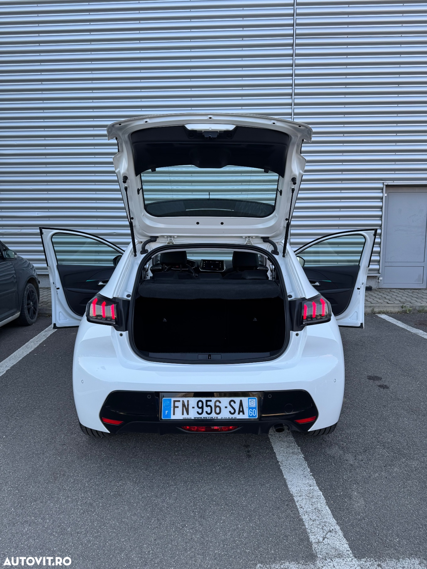 Peugeot 208 PureTech 110 Stop & Start Allure - 12