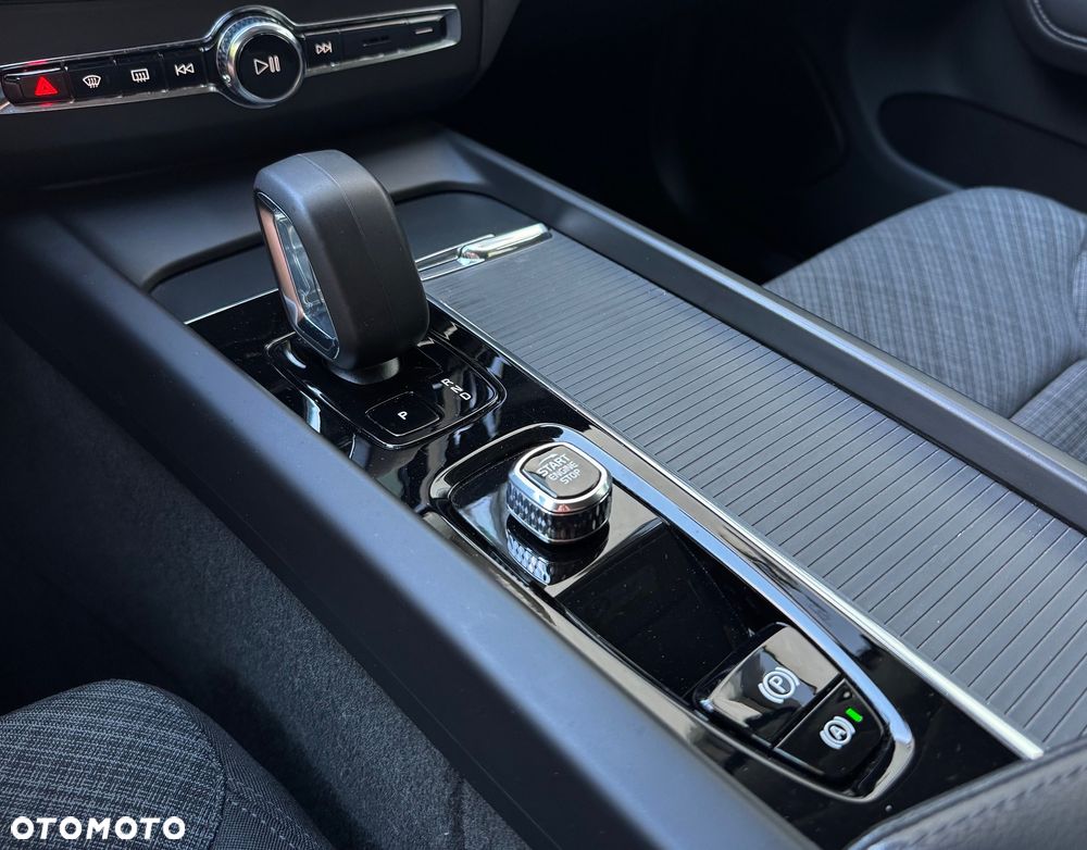 Volvo XC 60 B4 D Core - 31