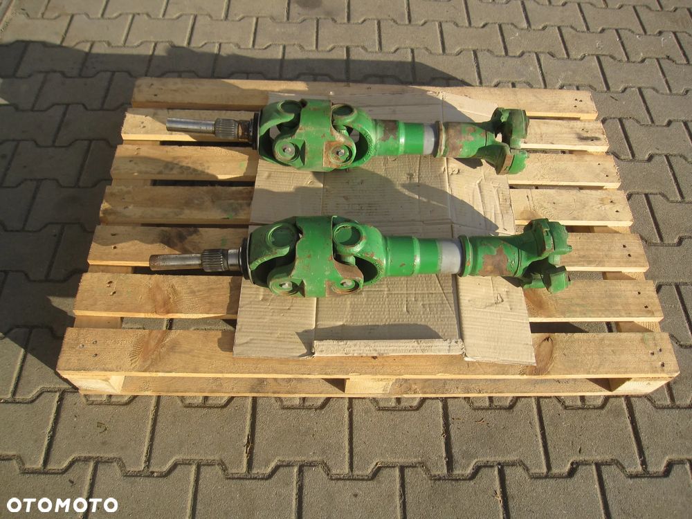 John Deere 8020 8030 8R oś ILS półoś napędowa RE574236  półośka cardan - 2