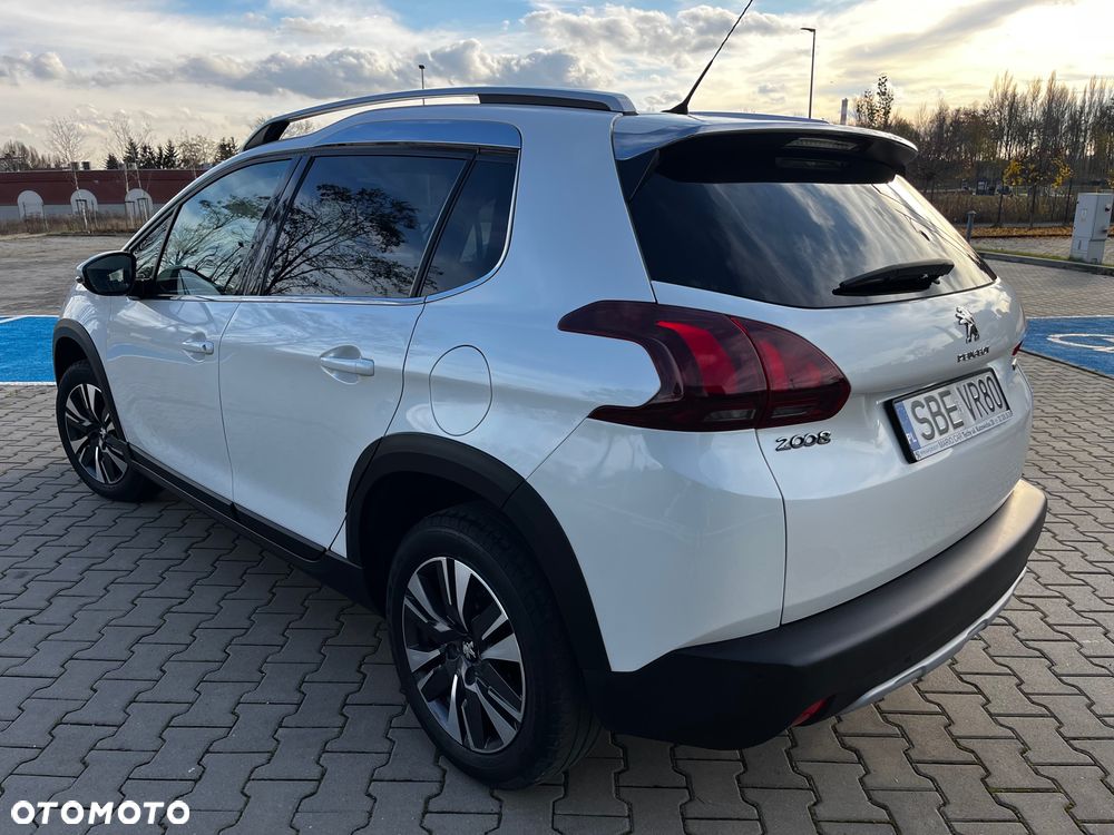 Peugeot 2008 1.2 Pure Tech Allure S&S - 22