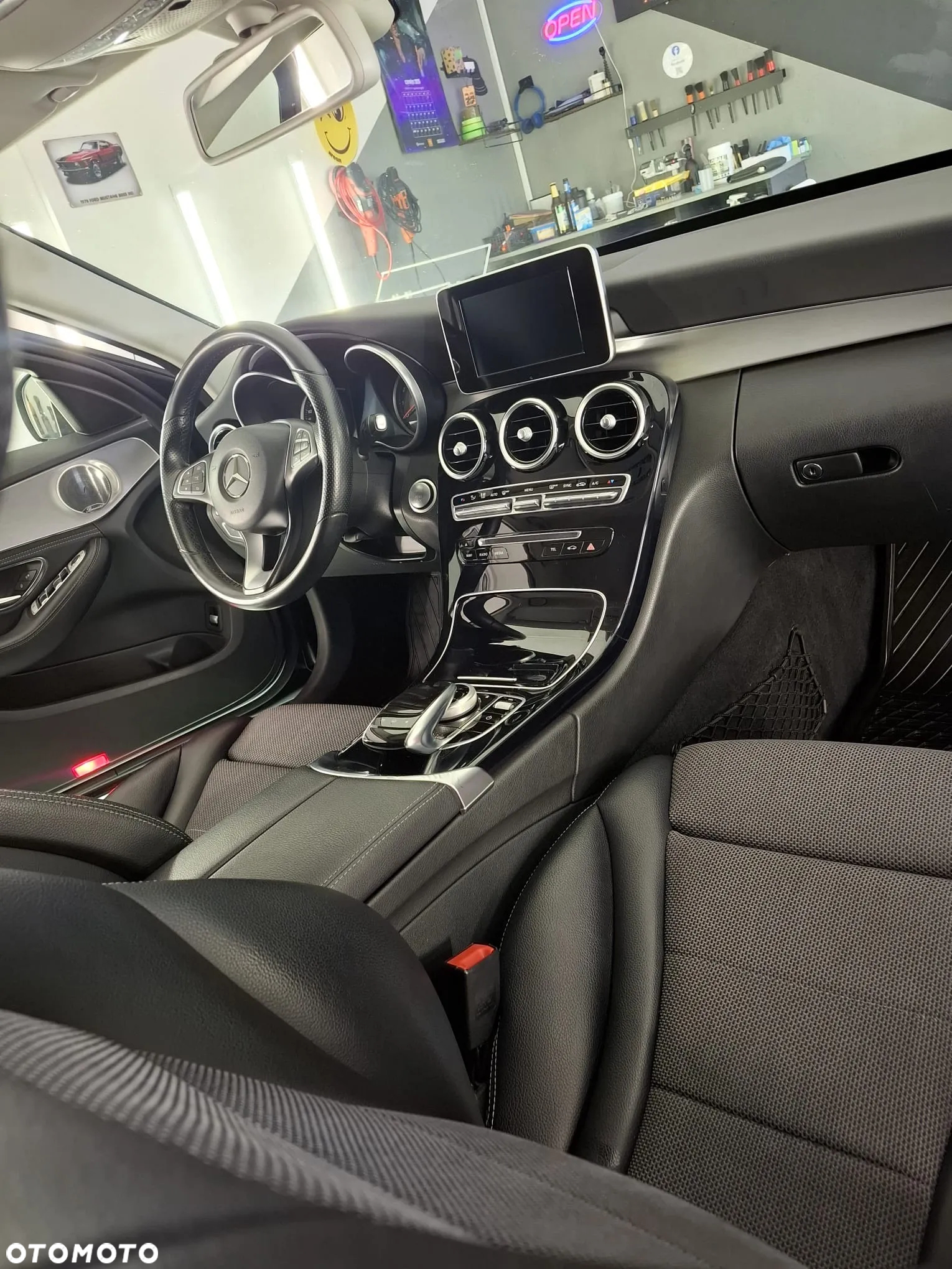Mercedes-Benz Klasa C 250 7G-TRONIC - 18