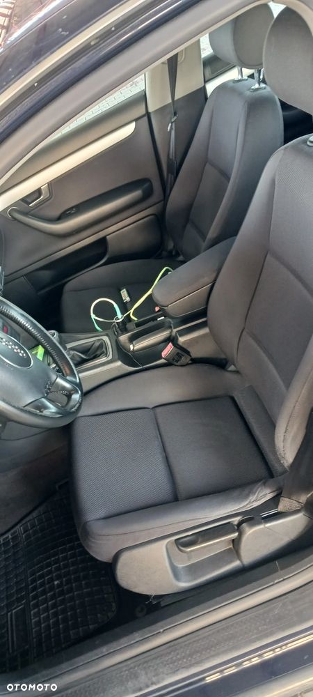 Audi A4 Limousine - 16