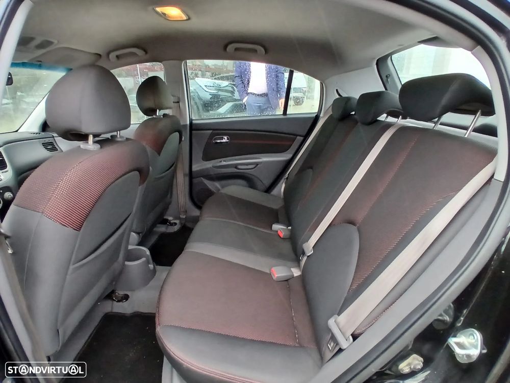 Kia Rio 1.5 CRDi EX - 13