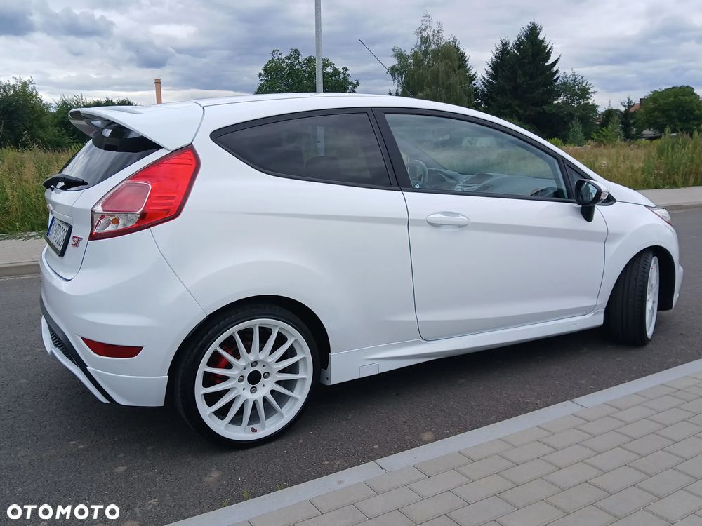 Ford Fiesta 1.6 EcoBoost ST - 10