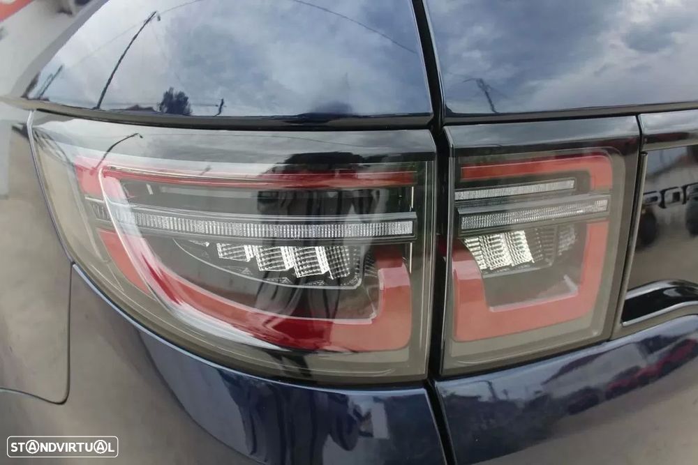 Land Rover Discovery Sport 2.0 Si4 AWD - 11