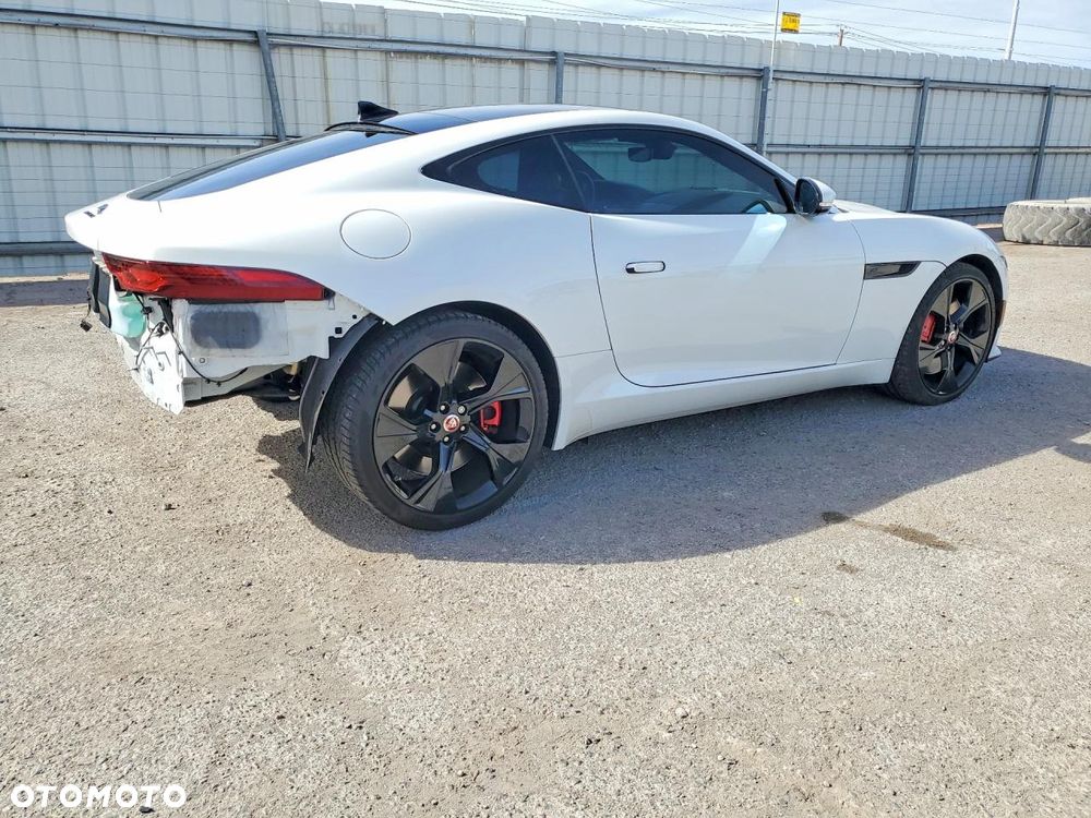 Jaguar F-Type - 4