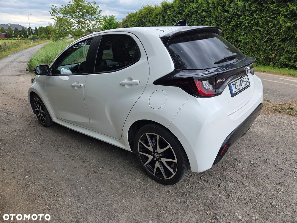 Toyota Yaris 116 1.5 VVT-i Black&White - 11