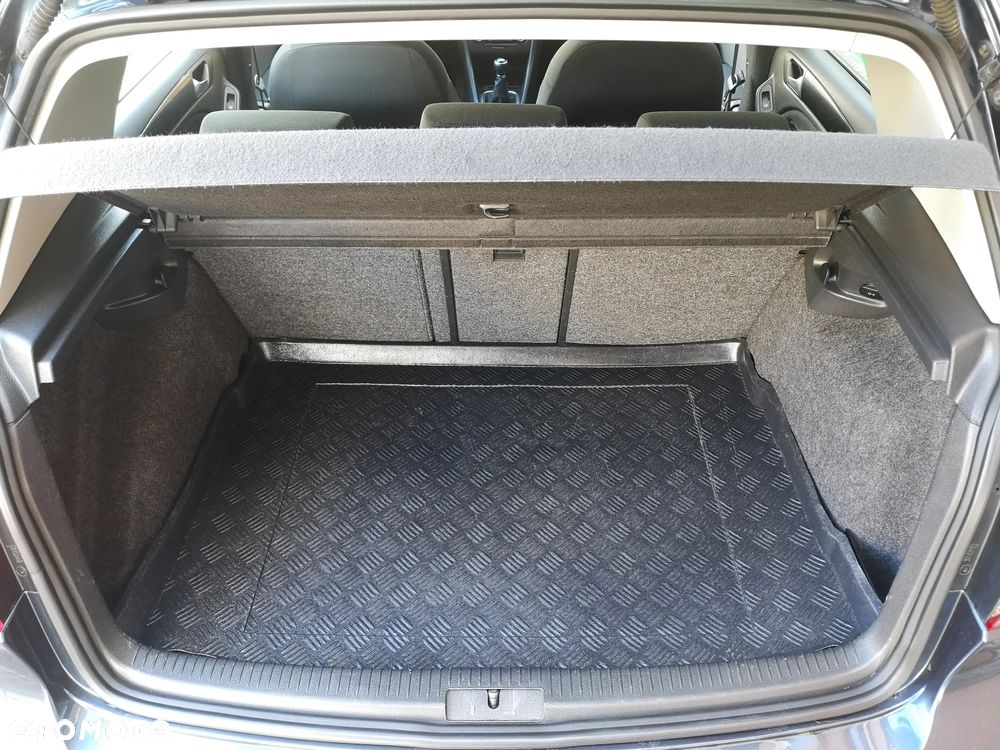 Volkswagen Golf 1.6 TDI DPF Trendline - 28