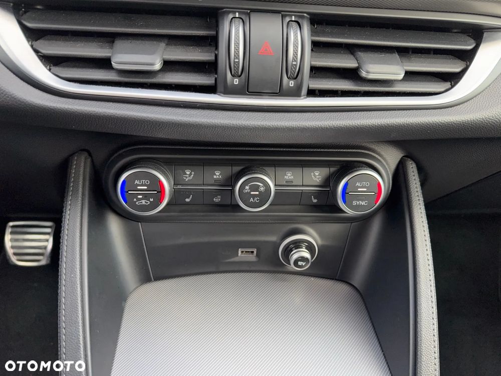 Alfa Romeo Stelvio 2.0 Turbo Veloce Q4 - 17