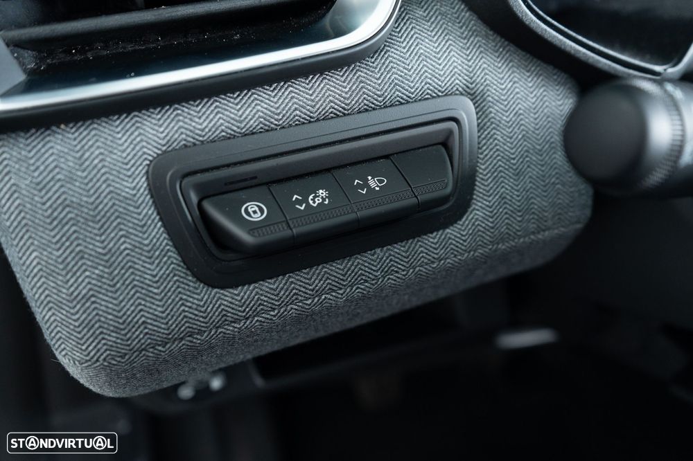 Renault Clio 1.0 TCe Techno Bi-Fuel - 32