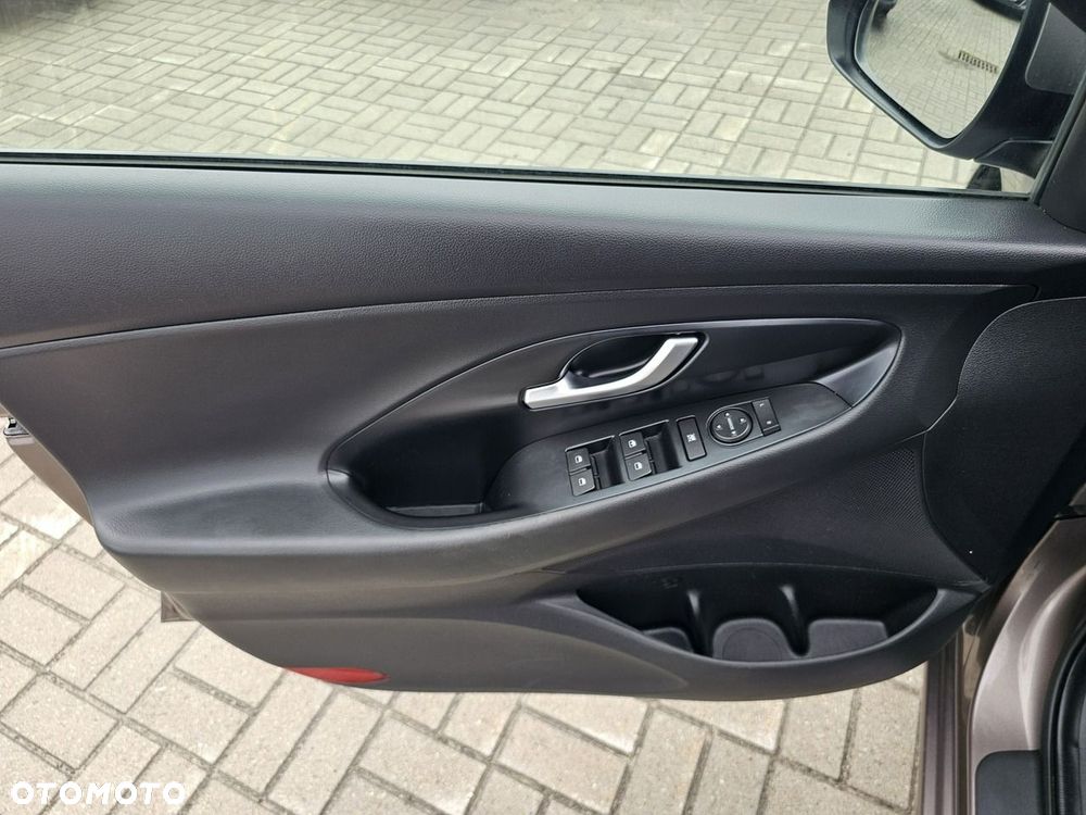 Hyundai i30 1.5 DPI Modern - 25