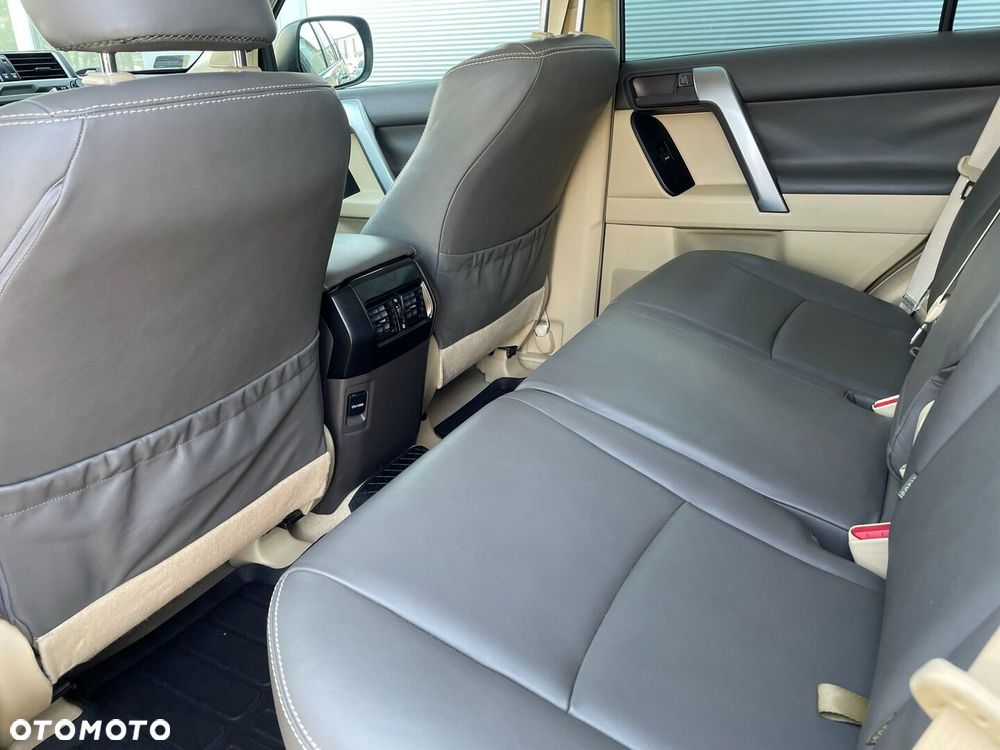 Toyota Land Cruiser - 14