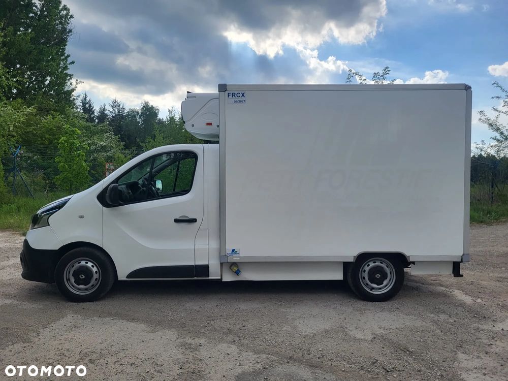 Renault Trafic III 2015r 273 tyś Izoterma chłodnia Mroźnia Sklep Food Truck Agregat zasilanie 230V Trafik - 9