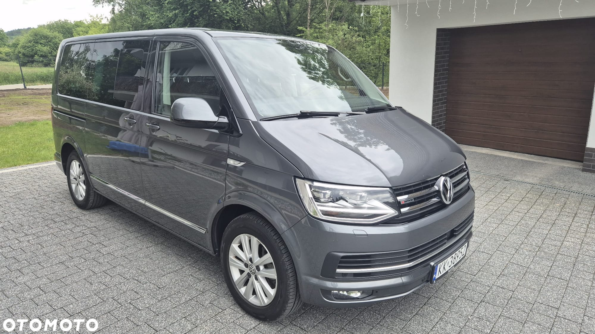 Volkswagen Multivan - 12