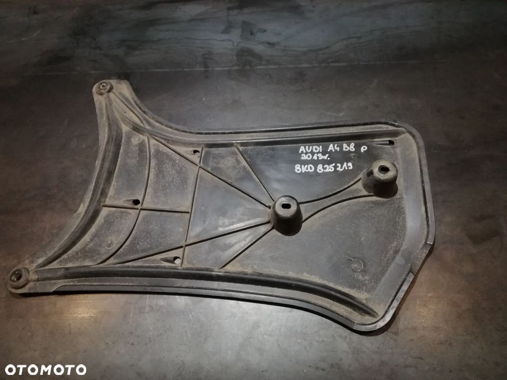 OSŁONA PODWOZIA AUDI A4 B8 Prawy TYŁ 8K0825219