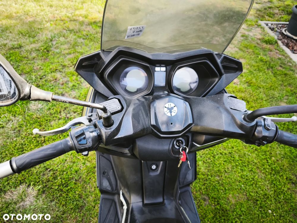 Yamaha X-max - 14