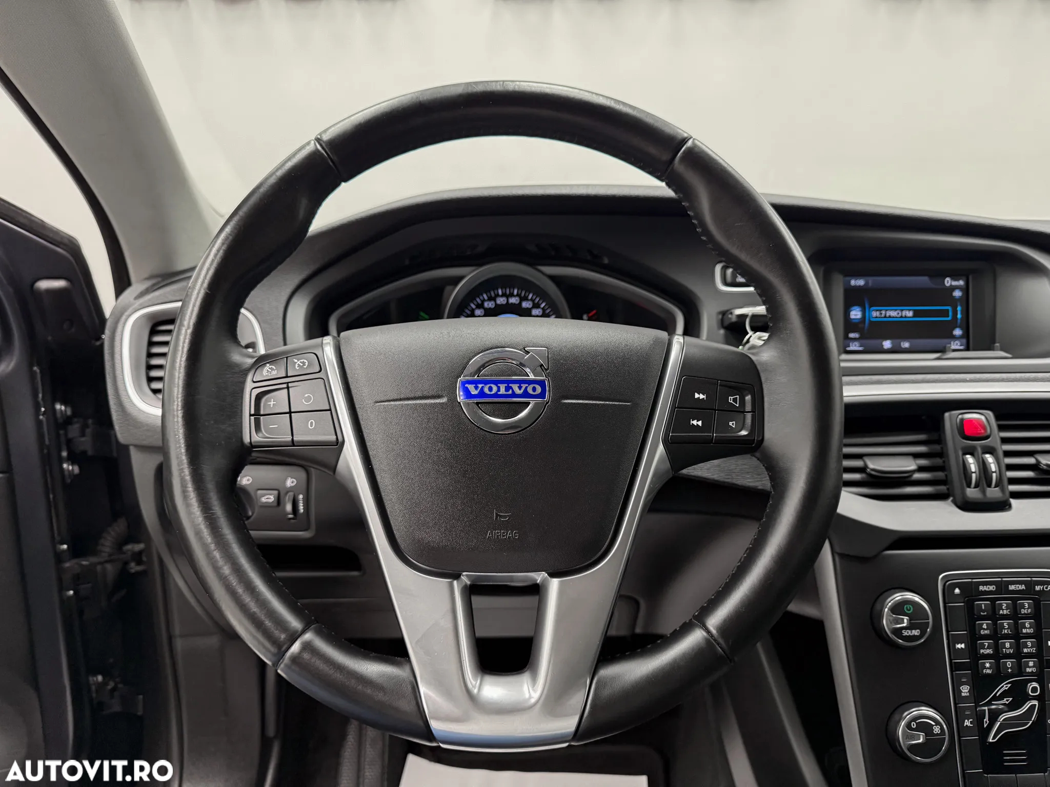 Volvo V40 Cross Country D2 Powershift Momentum - 24